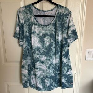 LIVI athletic shirt from Lane Bryant. Size 22/24.